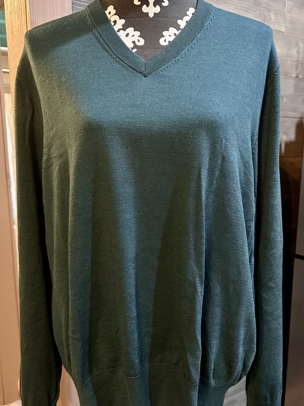 Brooks Brothers Men's V-Neck Sweater in Dark Green 100% Wool